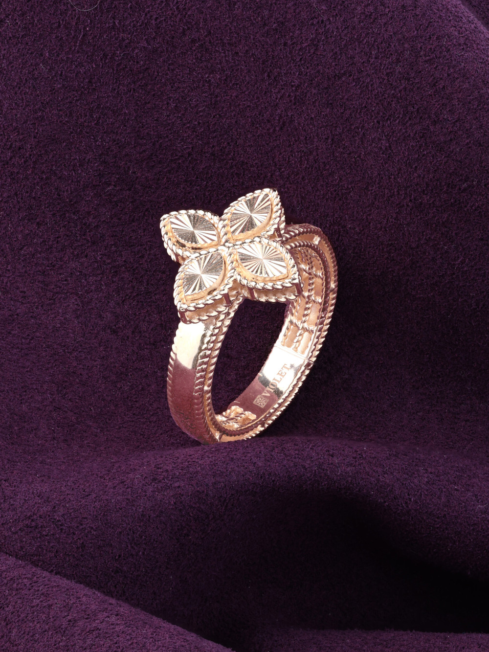 Кольцо из золота