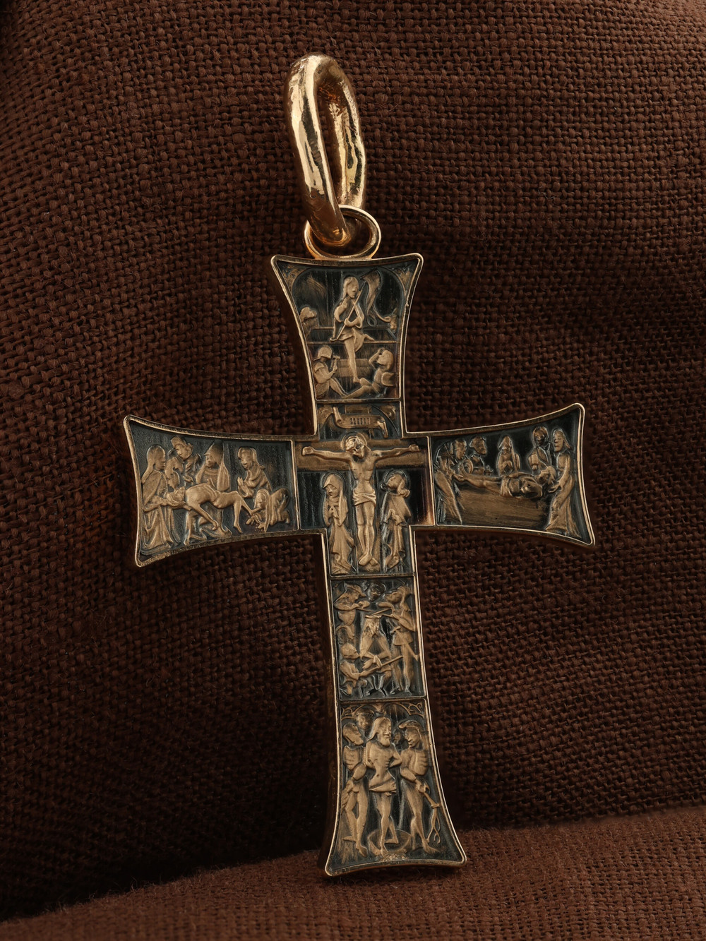 Крест из золота