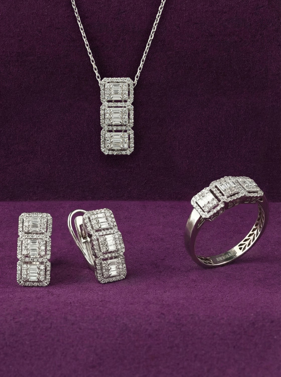 Серьги из белого золота c бриллиантами