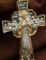 Крест из лимонного золота 585 пробы