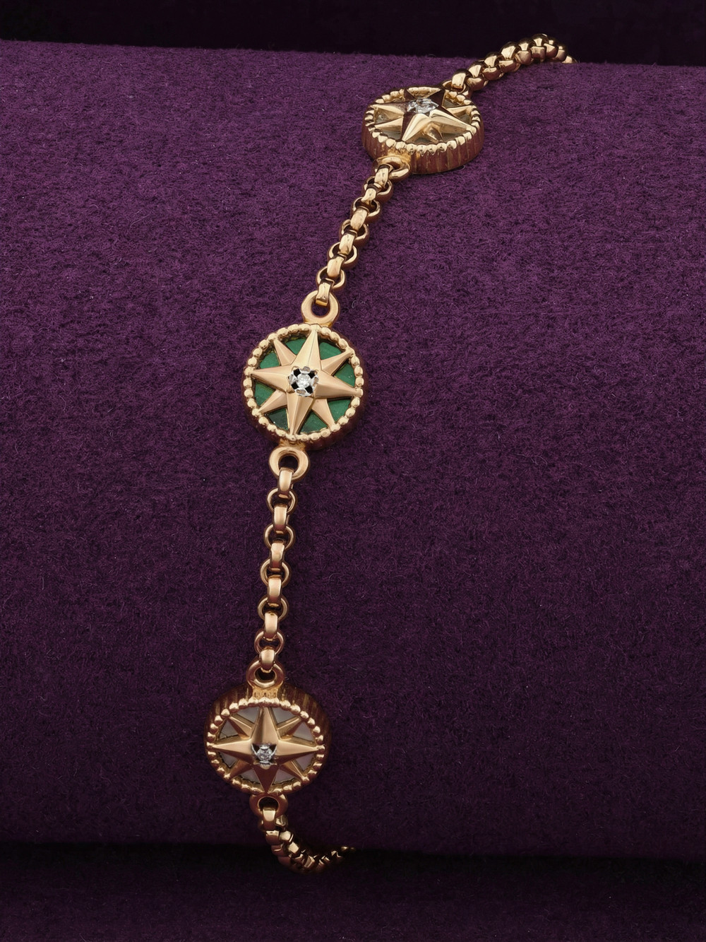 Браслет из золота c бриллиантами, малахитом и перламутром