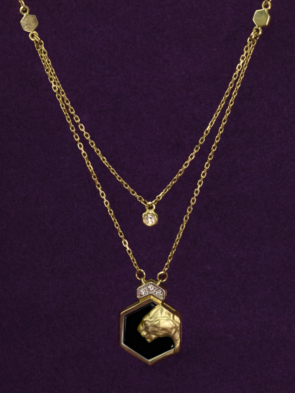 Колье из лимонного золота c бриллиантами и ониксом