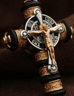 Крест из золота 585 пробы c ониксом