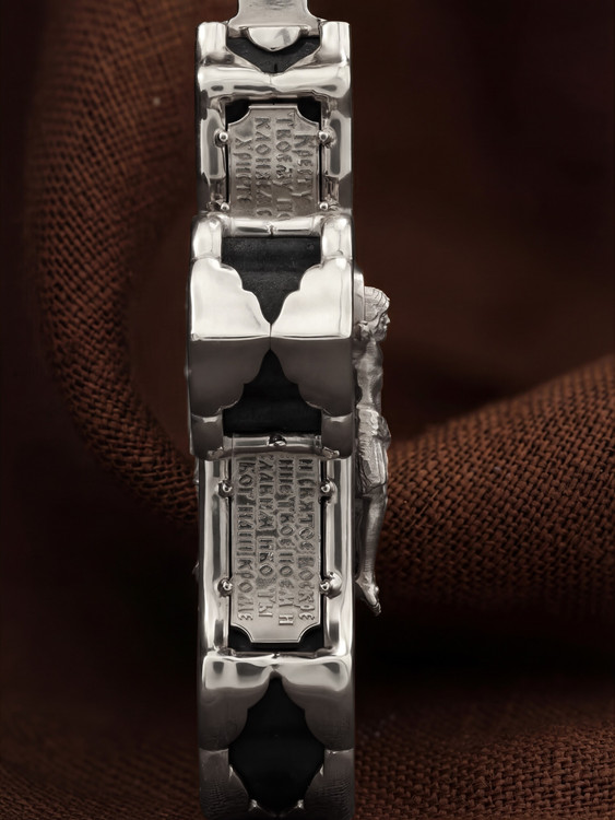 Крест из белого золота c эбеновым деревом