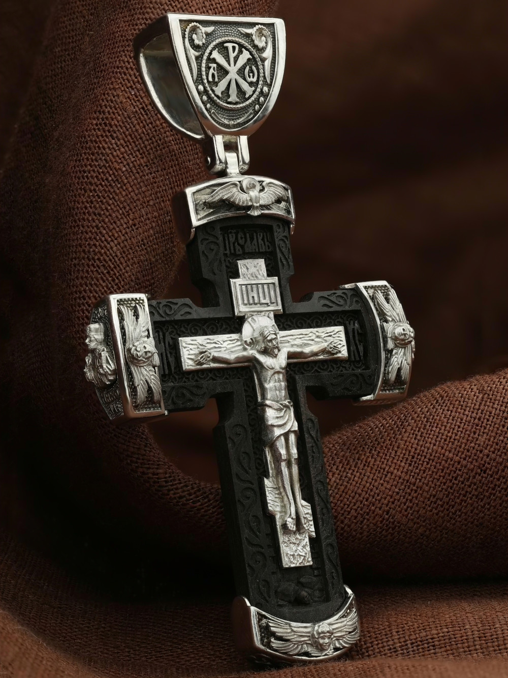 Крест из белого золота c эбеновым деревом