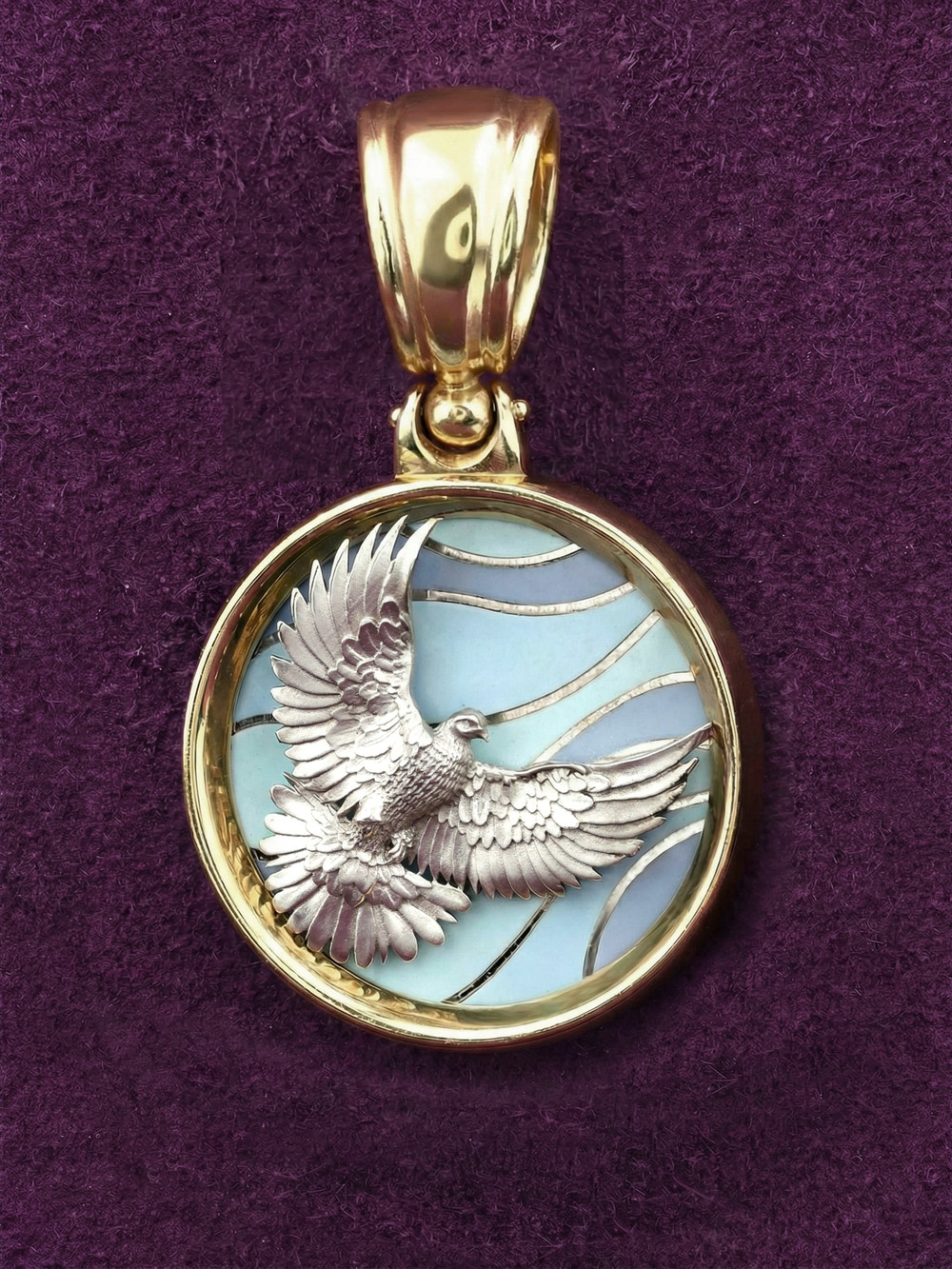 Подвеска из лимонного золота c эмаль