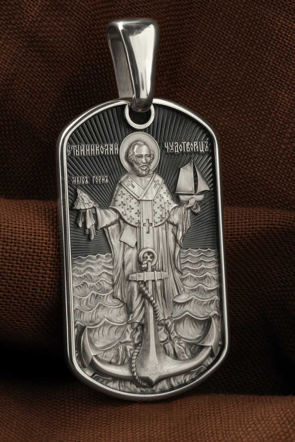 Образок из белого золота c эмаль