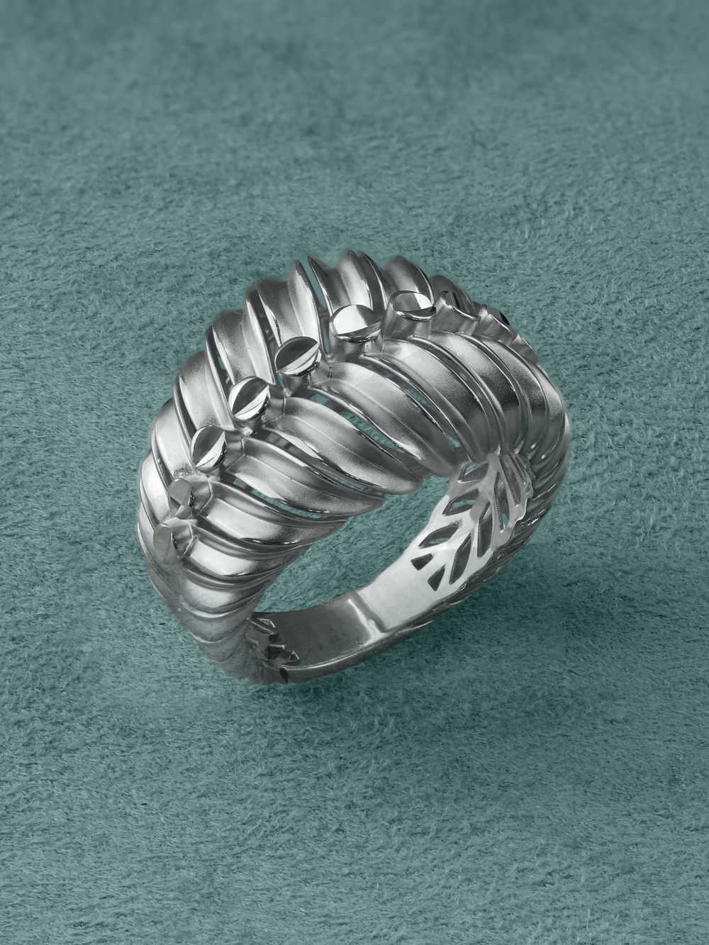 Кольцо из белого золота