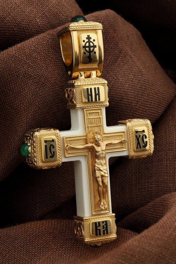 Крест из лимонного золота c эмаль , хризопразом и бивнем мамонта