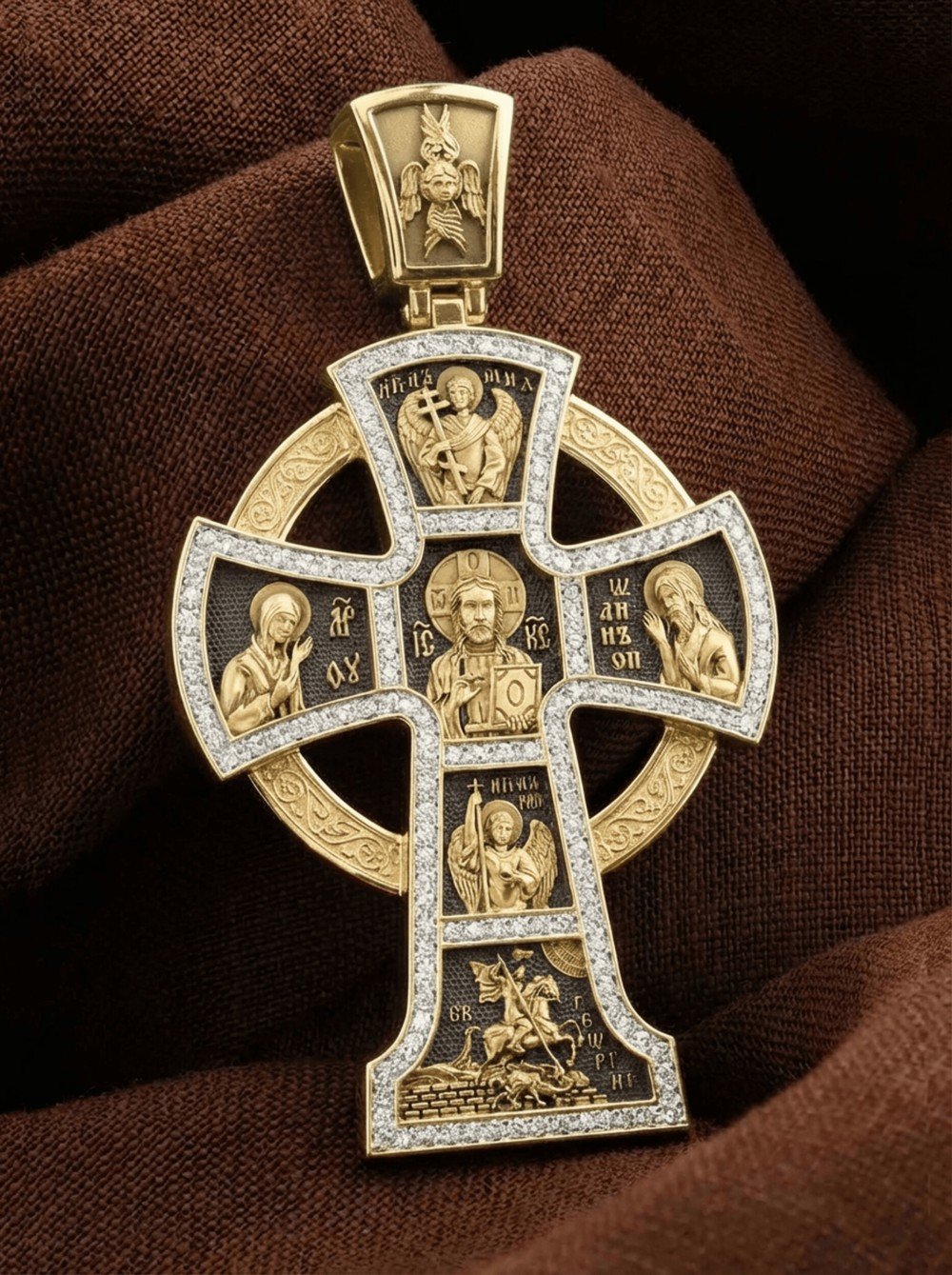 Крест из лимонного золота c эмалью и бриллиантами