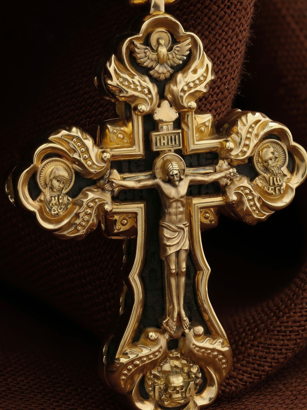 Крест из лимонного золота c эбеновым деревом