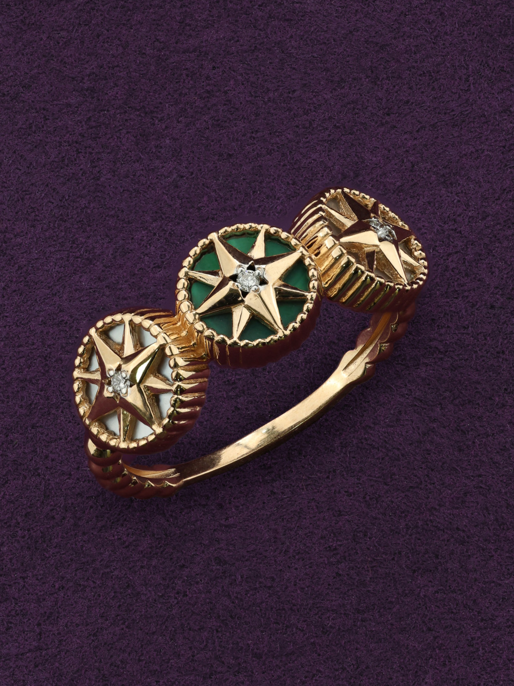 Кольцо из золота c бриллиантами, малахитом и перламутром