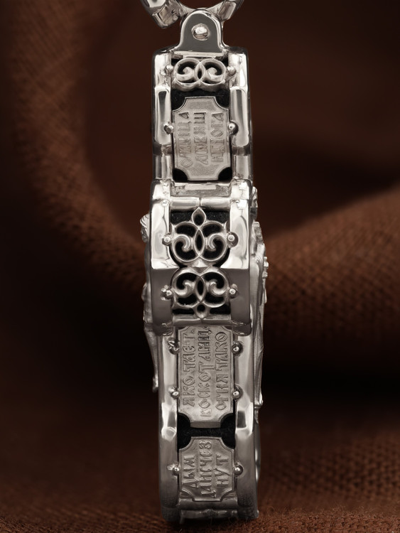 Крест из белого золота c эбеновым деревом