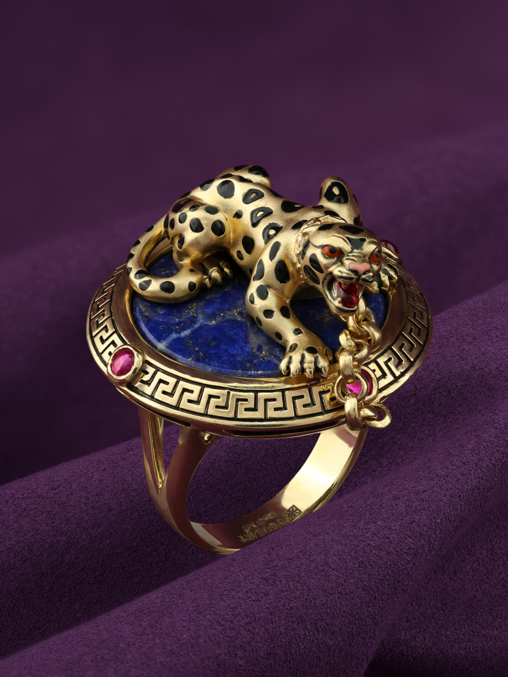 Кольцо из лимонного золота c эмаль , рубином и лазуритом