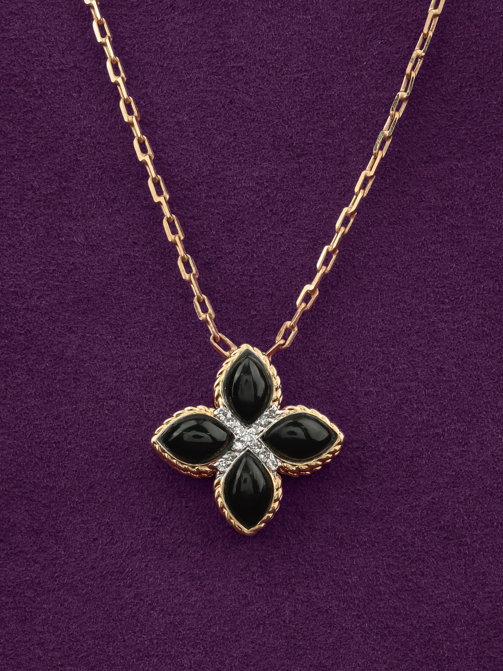 Колье из золота c бриллиантами и ониксом