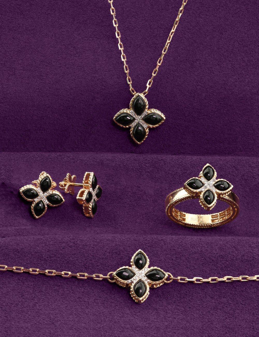 Кольцо из золота 585 пробы c бриллиантами и ониксом