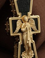 Крест из лимонного золота 585 пробы c эбеновым деревом