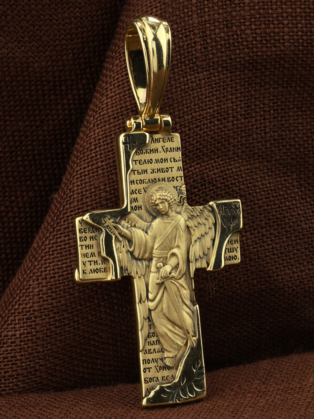 Крест из лимонного золота