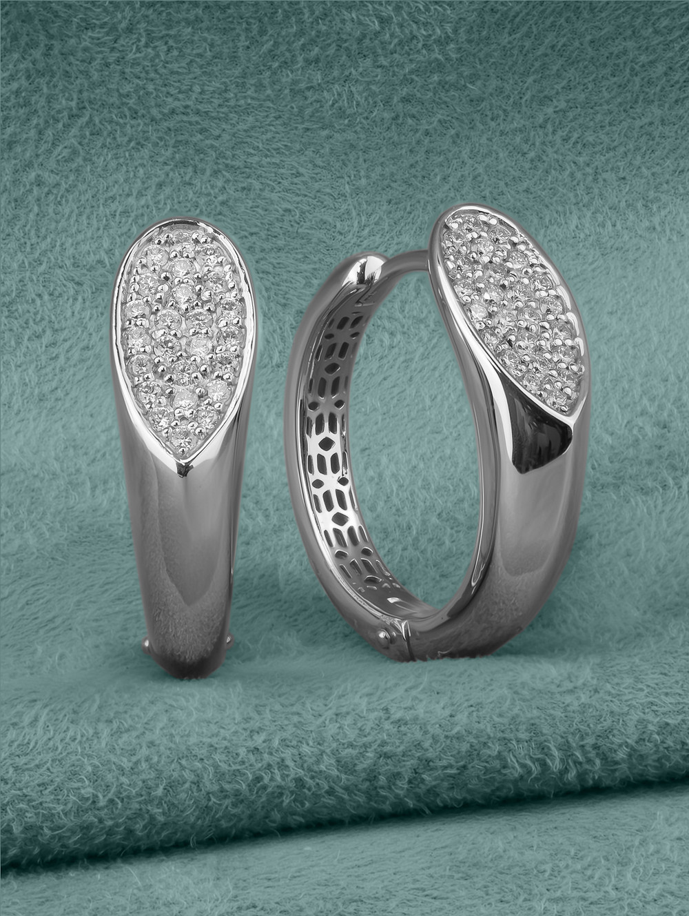 Серьги из белого золота c бриллиантами