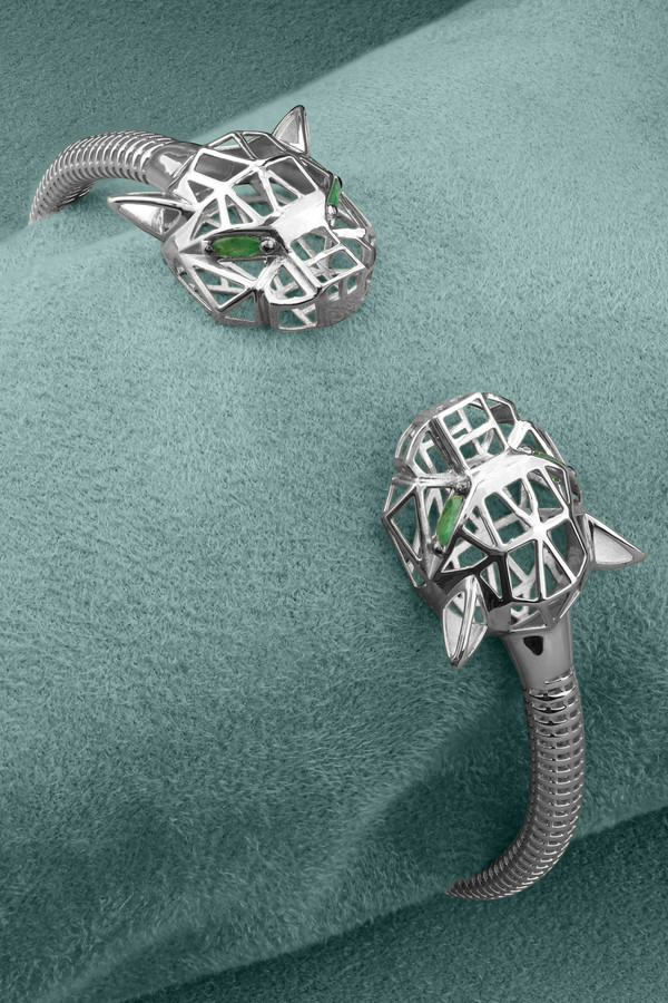 Браслет из белого золота c изумрудом