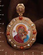 Образок из золота 585 пробы c эмалью, жемчугом, кораллом и перламутром