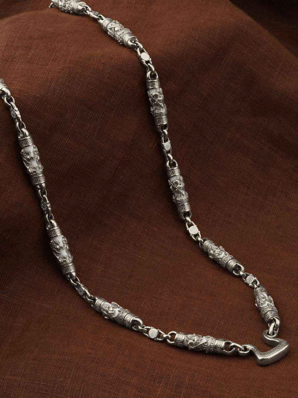 Цепь из белого золота c эмаль и бивнем мамонта