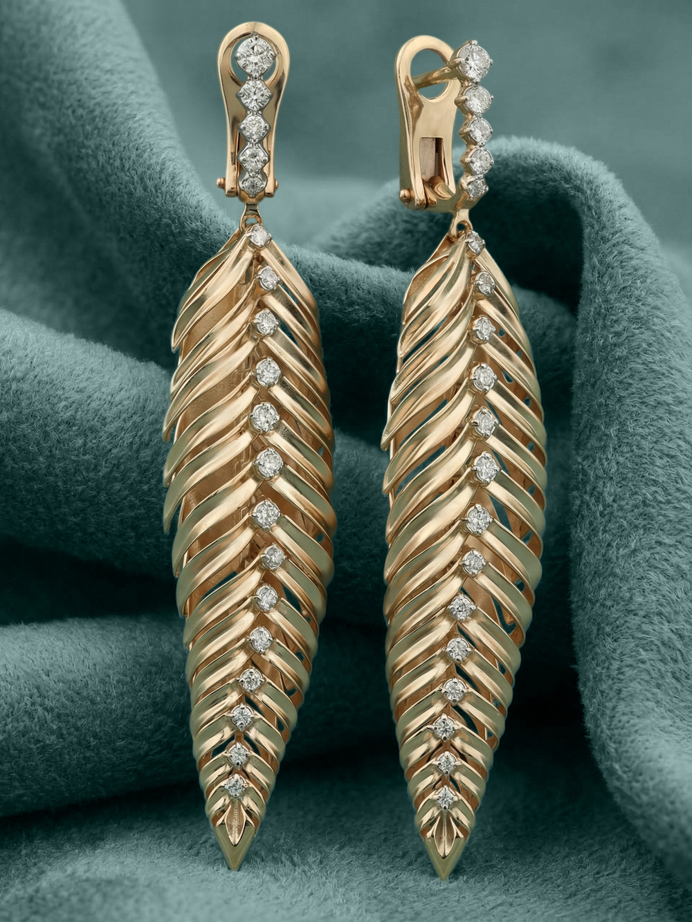 Серьги из золота c бриллиантами