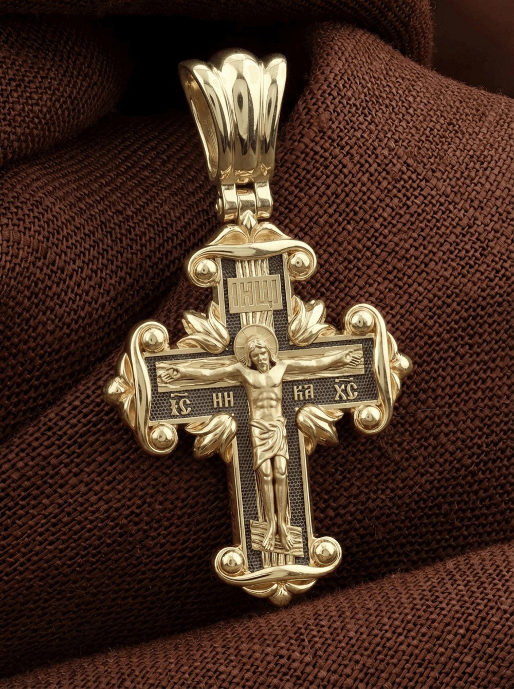 Крест из лимонного золота