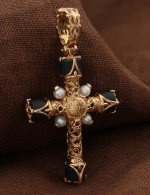 Крест из золота 585 пробы c жемчугом и ониксом