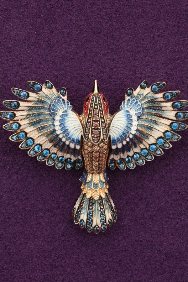 Брошь из золота c эмаль и фианитом