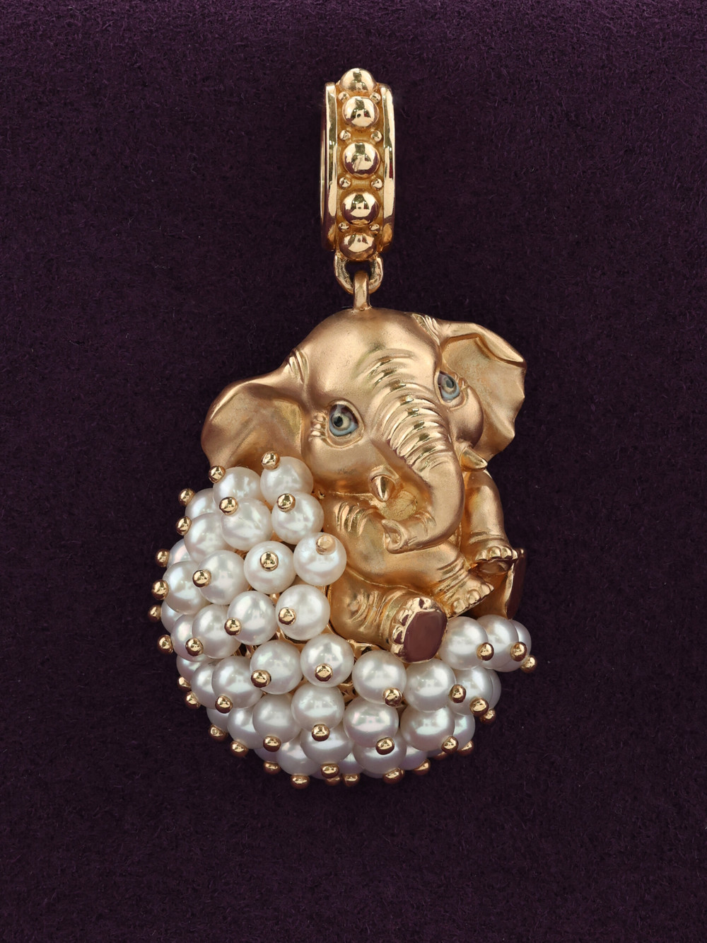 Подвеска из золота c эмаль и жемчугом