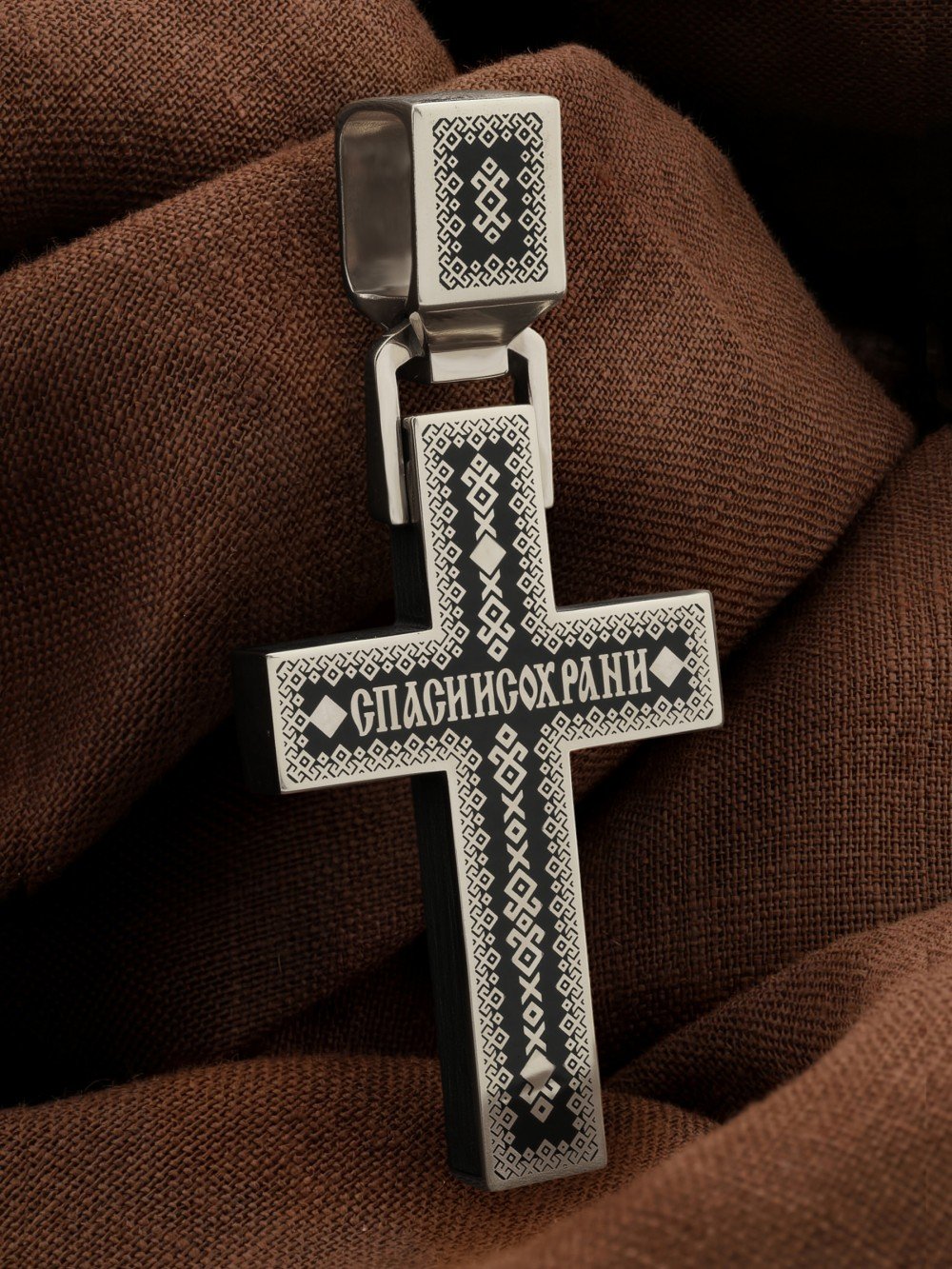 Крест из белого золота c эмаль и эбеновым деревом