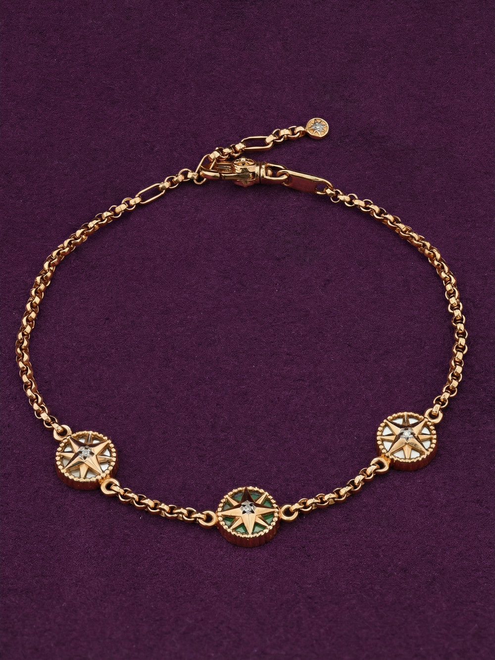 Браслет из золота c бриллиантами, малахитом и перламутром