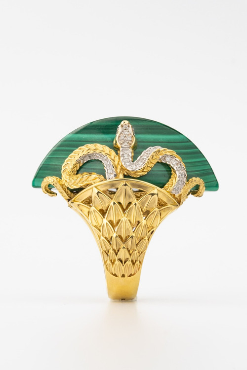 Кольцо из лимонного золота c бриллиантами и малахитом