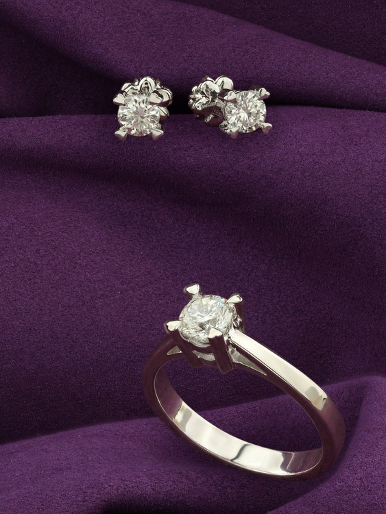 Серьги из белого золота c бриллиантами