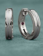 Серьги из белого золота 585 пробы c рубином