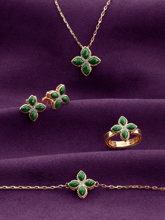 Серьги из золота c бриллиантами и малахитом